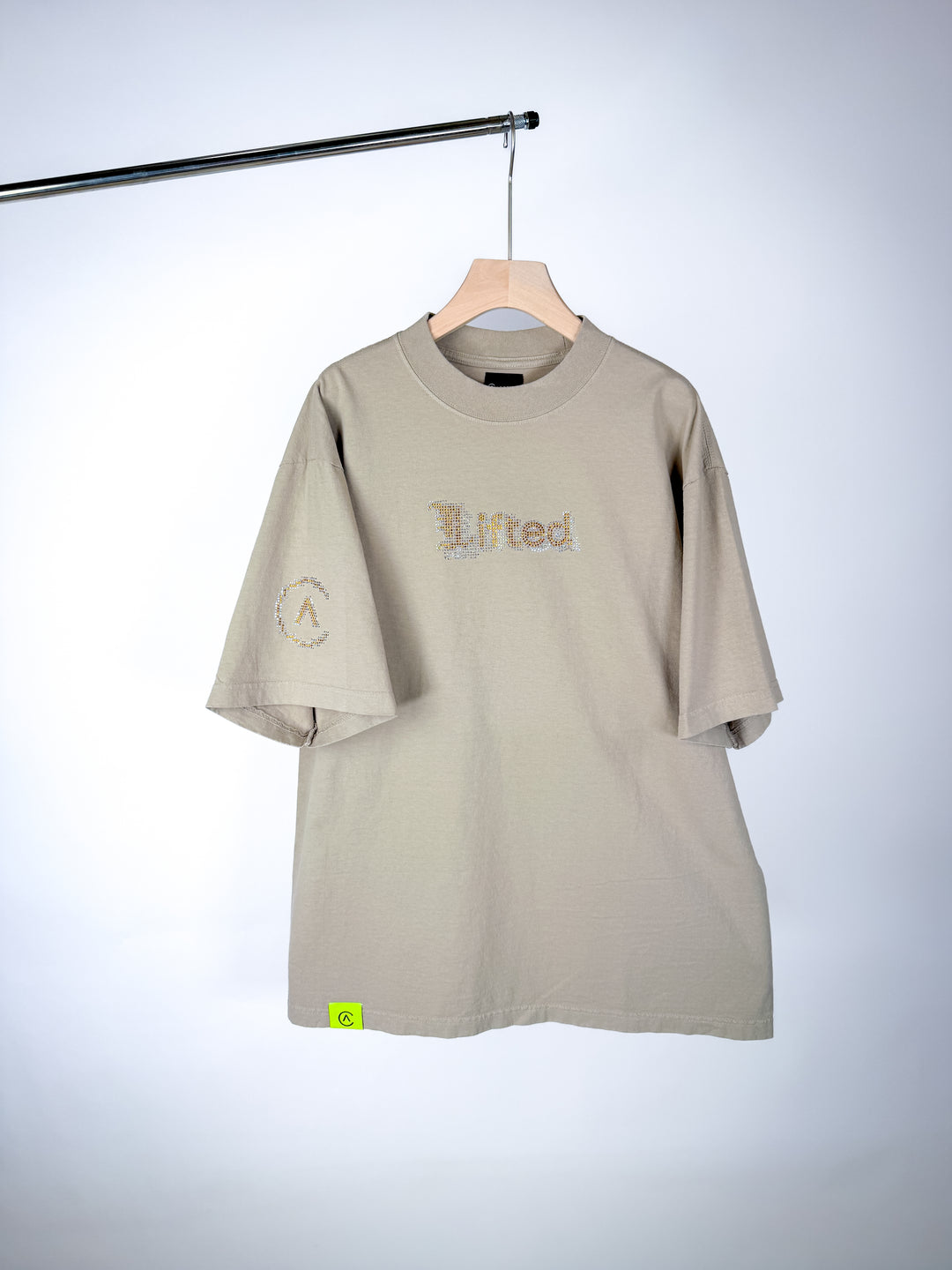 LIFTED RHINESTONE T-SHIRT - OATMEAL
